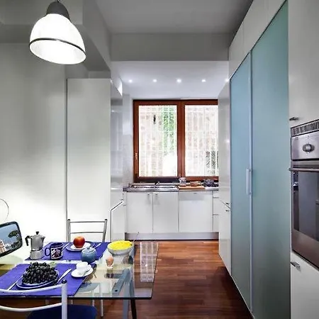 Panorama Apartment *